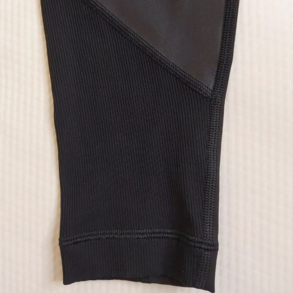 ⚡️RARE⚡️Lululemon shiny tights - Picture 4 of 4